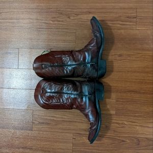 Good leather cowboy boots!